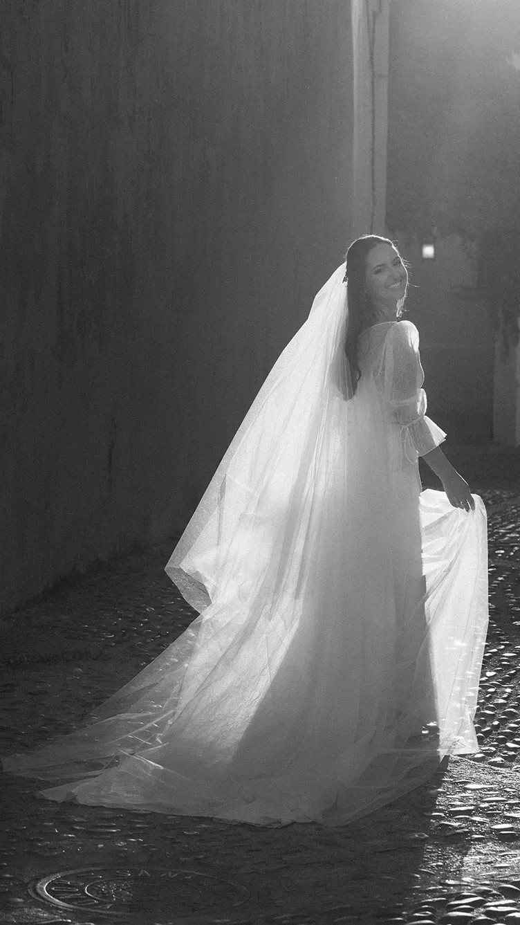 lovely bride potrait 1 | Destination Wedding Photographer Marbella