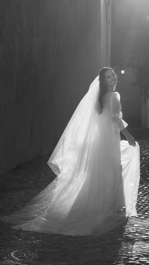 lovely bride potrait | Destination Wedding Photographer Marbella